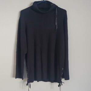 SPANNER Turtleneck Sweater Lace-Up Details